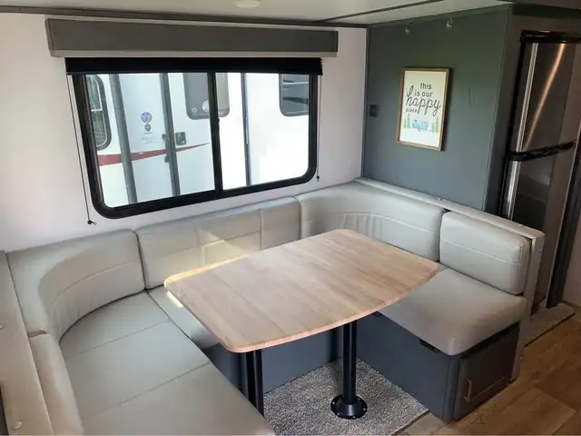2022 KEYSTONE BULLETT 250BHS BUNKS WITH SLIDE OUT in Travel Trailers & Campers in Grand Bend - Image 9