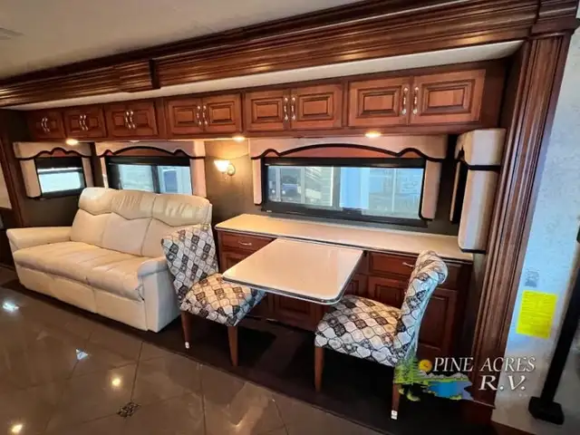 2013 Fleetwood RV Discovery 40X Diesel 057,684 Miles in RVs & Motorhomes in Moncton - Image 21