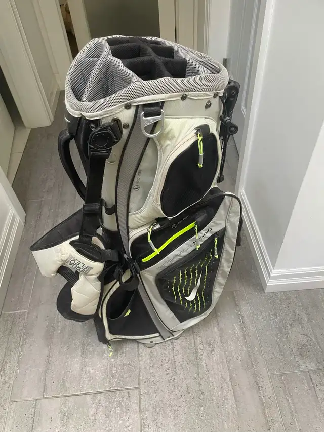 Nike Performance Hybrid Golf Stand Carry Bag Black Gray Green 14 in Golf in City of Toronto - Image 8