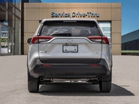 *Heated Seats, Apple CarPlay, Android Auto, Blind Spot Monitoring, Lane Keep Assist!* With rugged ca... (image 5)