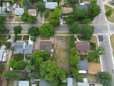 RARE- MASSIVE 74'6" X 135' lot on a gorgeous Elm tree lined treed in highly desirable Mountview subd...