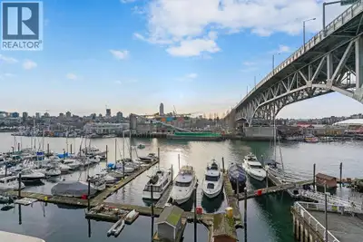 Welcome to the Silver Seas, a premier waterfront address where luxury meets tranquility. This rare F...