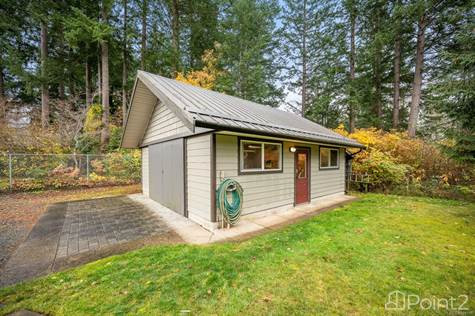 1869 Fern Rd in Houses for Sale in Comox / Courtenay / Cumberland - Image 3