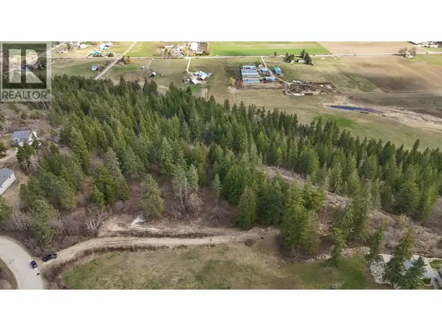 1600 Street SW Salmon Arm, British Columbia in Land for Sale in Kamloops - Image 12