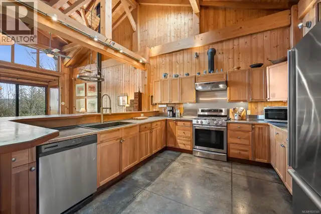 825 Austin Dr Cortes Island, British Columbia in Houses for Sale in Campbell River - Image 8