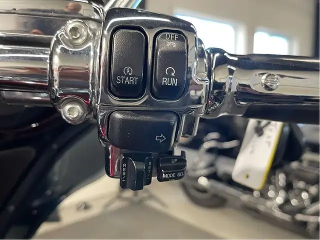 2013 Harley-Davidson CVO Electra Glide Ultra LIKE NEW/HEATED SEA in Sport Touring in North Bay - Image 21