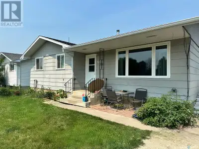 Welcome to 736 Hudson Cresent. This home has 3 bedrooms/3 bathrooms. New fllooring and paint the las...