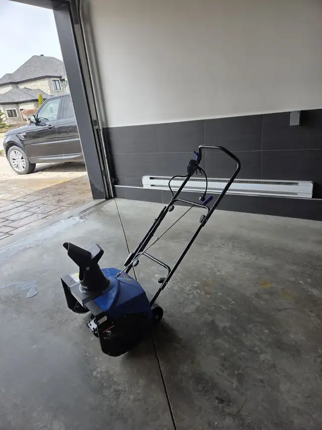 ( PRIX REDUIT )SOUFFLEUSE ELECTRIQUE in Snowblowers in Laval / North Shore - Image 2
