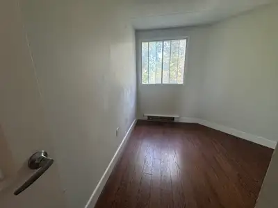 Bright & Spacious 2-Bedroom Apartment in Barrie LIMITED-TIME RENTAL INCENTIVE! Pay $200 less per mon...
