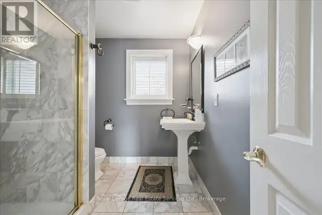 281 PINEHURST DRIVE Oakville (FD Ford), Ontario in Houses for Sale in Oakville / Halton Region - Image 28