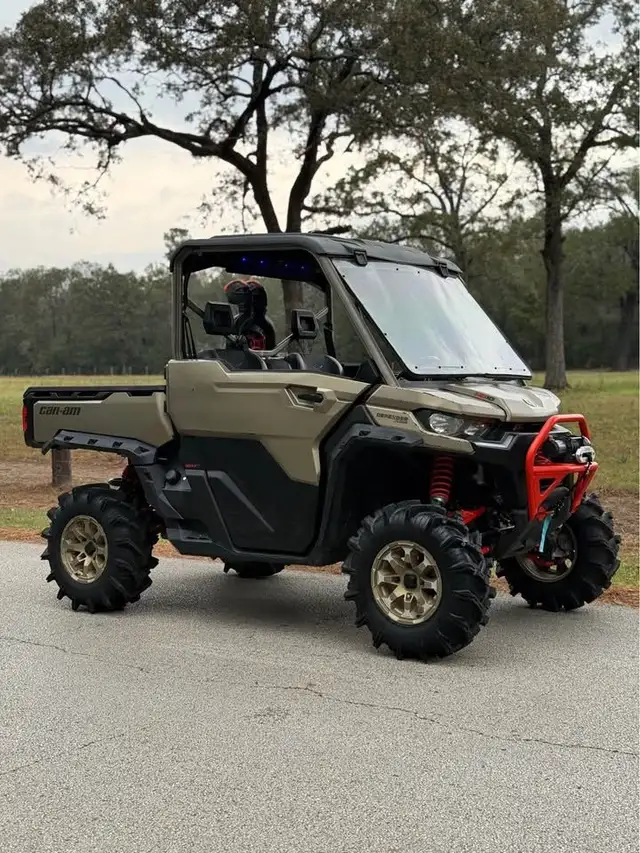 2023 CAN‑AM DEFENDER HD10 XMR W/DOORS! in ATVs in Thunder Bay - Image 5