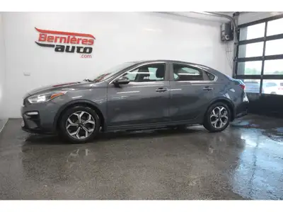 Kia Forte EX 2019 avec moteur 2.0L developpant 147 HP et 132 lb-ft avec transmission automatique IVT...