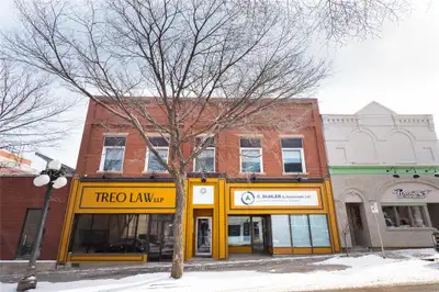 D21//Brandon/This well-appointed 3000 square foot commercial space offers an exceptional opportunity...