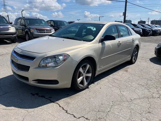 2011 Chevrolet Malibu LS * ONLY 137,000 KM *