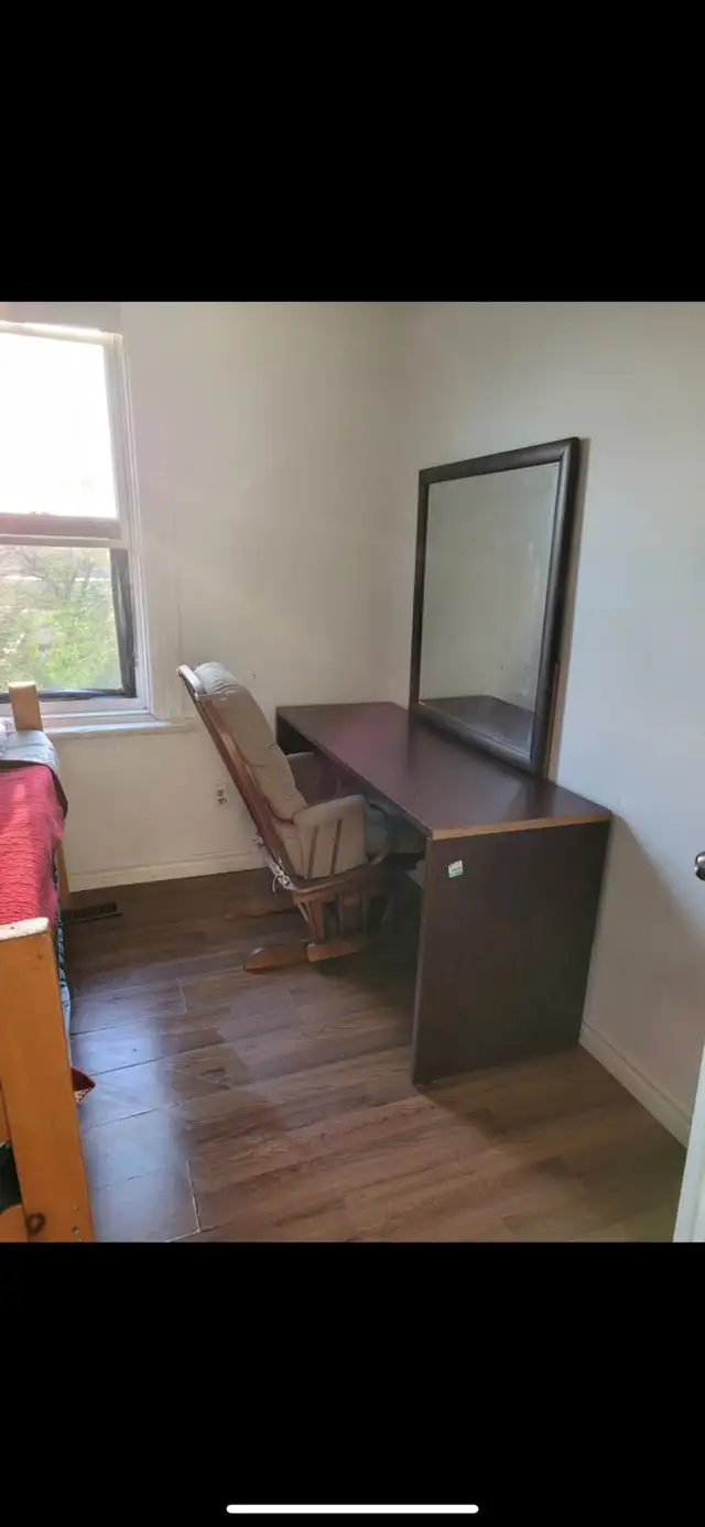 Room for rent $400 At 1650 3rd ave e, OwenSound in Room Rentals & Roommates in Owen Sound - Image 4