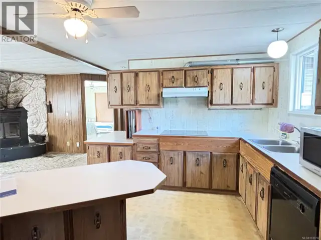 419 Golden Hinde Pl Gold River, British Columbia in Houses for Sale in Campbell River - Image 3