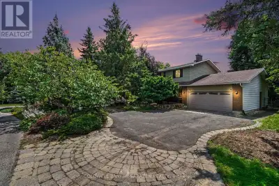 Discover an exceptional rental residence in the prestigious Kemp Park community, where refined livin...