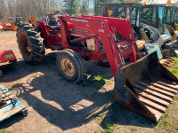 International 464 Loader tractor w/snowblower