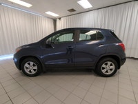 This 2018 Chevrolet Trax LS is a smart fit for daily life in Dartmouth. Its blue exterior, four-door... (image 4)
