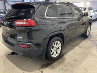 Le Jeep Cherokee North 2016 offert chez AutoStudio 72 à Mirabel propose un format pratique à 4 porte... (image 2)