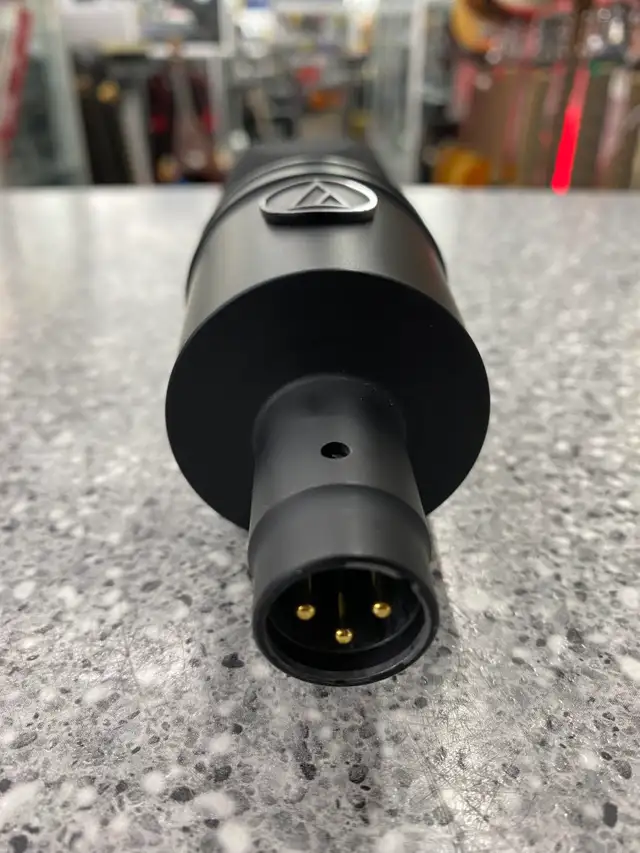 Audio Technica AT 4040 Condenser Microphone in Pro Audio & Recording Equipment in City of Toronto - Image 4