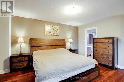 43 WILKES CRESCENT Toronto (Clairlea-Birchmount), Ontario