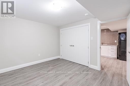 240 WELLINGTON STREET E Barrie (Wellington), Ontario 4