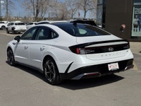 This ONE OWNER ACCIDENT FREE LOW KM Hyundai Sonata TREND comes fully loaded with a responsive and fu... (image 9)