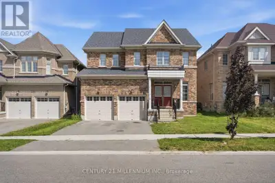 A Beautiful and well maintained 4 BED and 2.5 Bath, Detached Home with separate family room and Base...