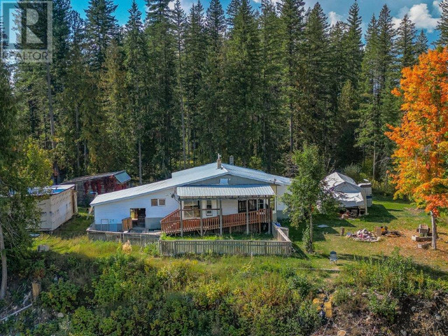 4956 Ward Road Malakwa, British Columbia in Houses for Sale in Kamloops - Image 2