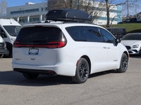 This Chrysler Pacifica has a dependable Regular Unleaded V-6 3.6 L/220 engine powering this Automati... (image 7)