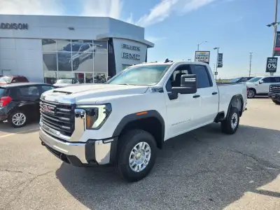 Apple CarPlay, Android Auto, Lane Keep Assist, Remote Keyless Entry Bold and burly, this GMC 2500HD...