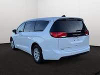 This 2026 CHRYSLER VOYAGER LX has the following options Caprice Leatherette Bucket Seats, Remote Sta... (image 3)