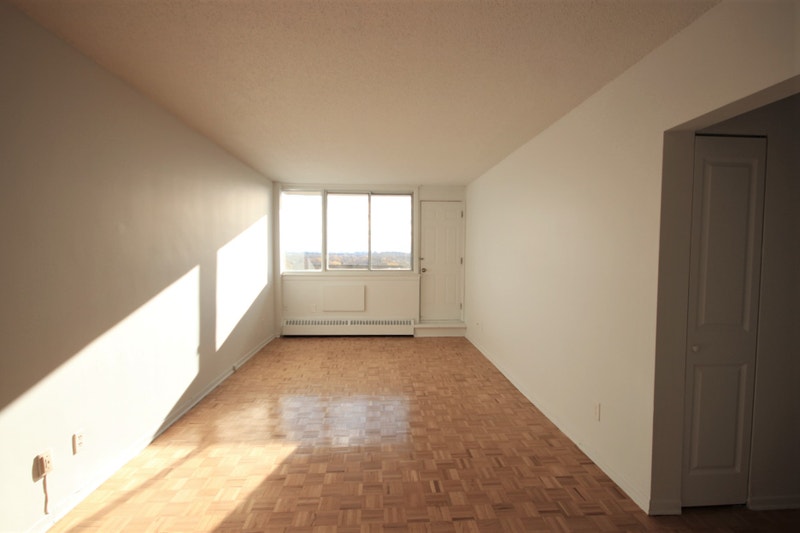 Superbe 1.5 disponible maintenant PARC EXTENSION Jean Talon