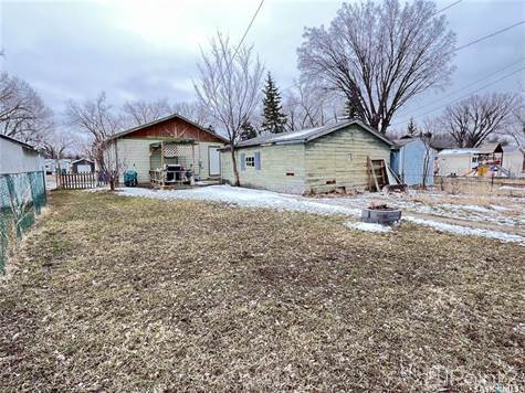 507 Maple STREET in Houses for Sale in Swift Current - Image 4