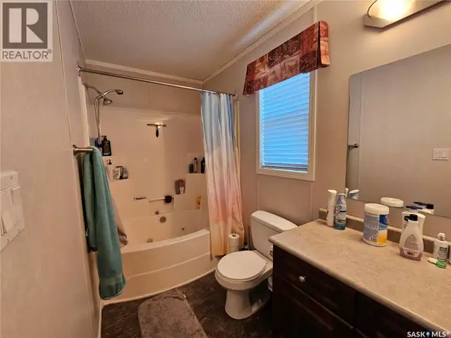 10 Four Seasons Trailer COURT Shaunavon, Saskatchewan in Houses for Sale in Swift Current - Image 25