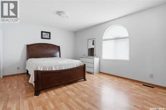10 Meadow BAY Lumsden, Saskatchewan in Houses for Sale in Regina - Image 25