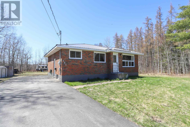 207 Manitou DR Sault Ste. Marie, Ontario in Houses for Sale in Sault Ste. Marie