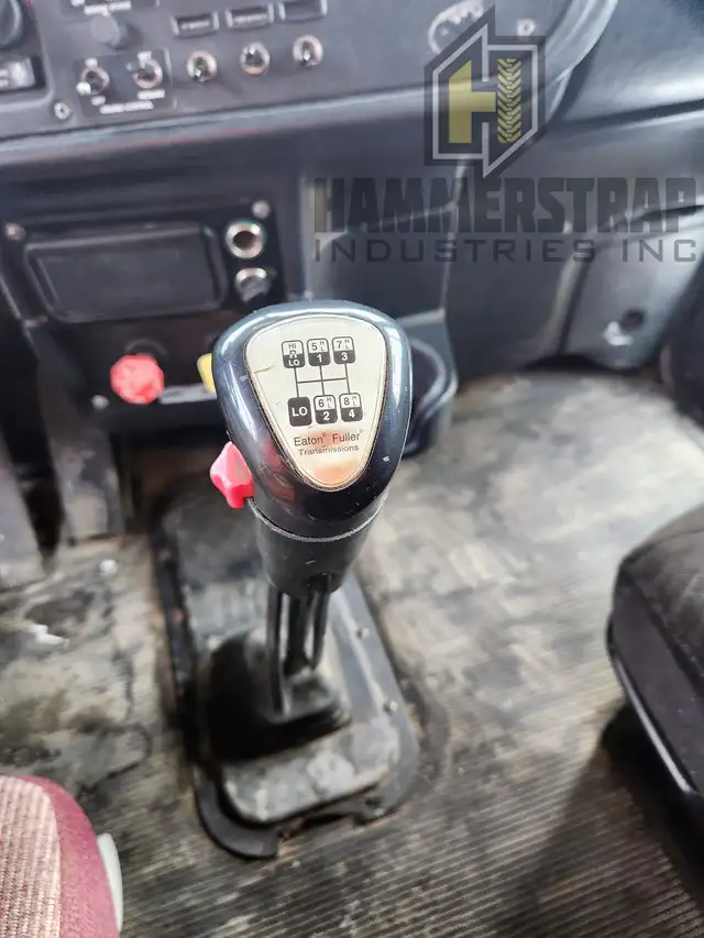 2004 PETERBILT 378 Sleeper Semi Truck w/ C15 Cat Engine in Heavy Trucks in Edmonton - Image 24