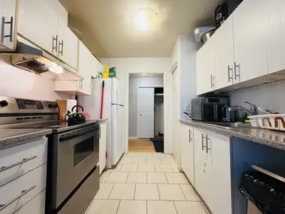 Appartement 5 et demi situé dans un complexe immobilier localisé à Sainte-Foy à proximité de l’Unive...