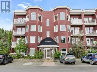 Experience elevated living in this stunning top-floor condo boasting panoramic, unobstructed mountai...