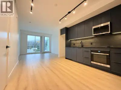 Modern Port Moody living in this brand-new 2-bedroom, 2-bathroom condo at Mosaic´s sought-after Mood...