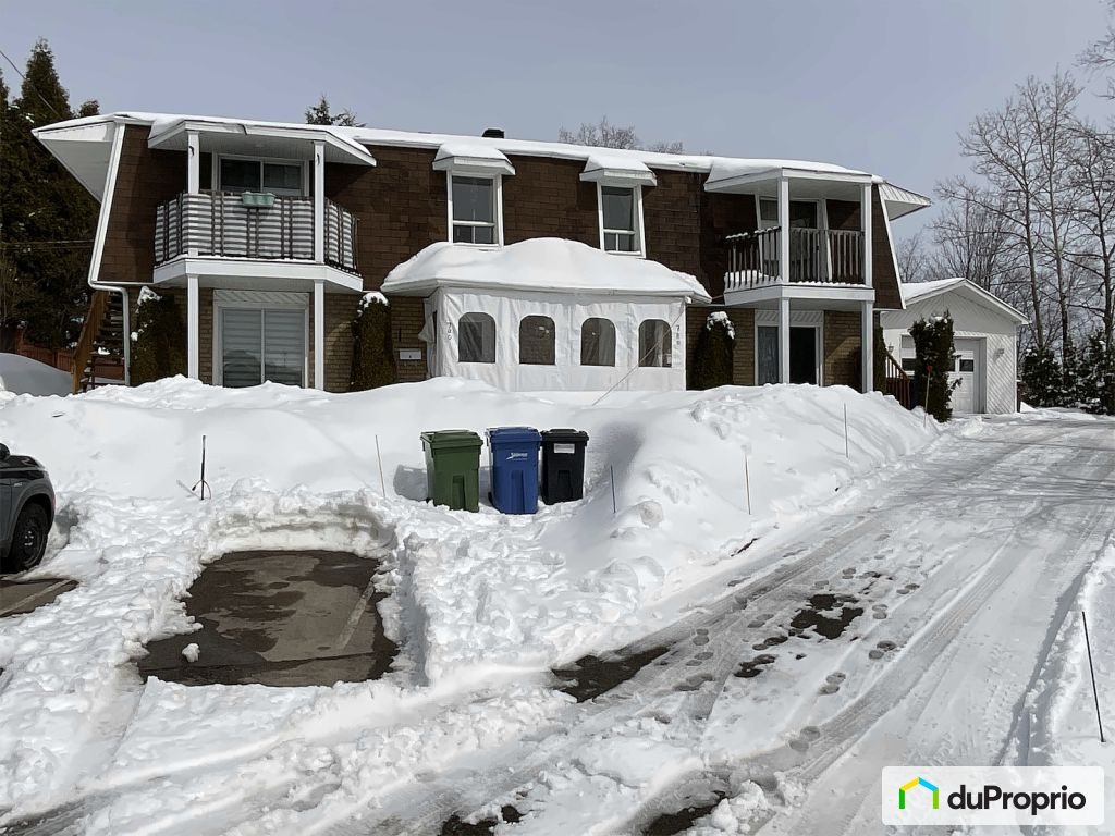 $575,000 - Quadruplex for sale in Chicoutimi (Chicoutimi) — photo 1