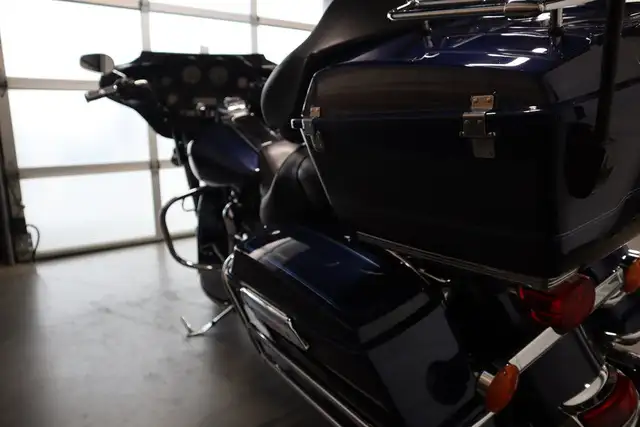 2013 Harley-Davidson FLHTC - Electra Glide Classic in Sport Touring in Edmonton - Image 23