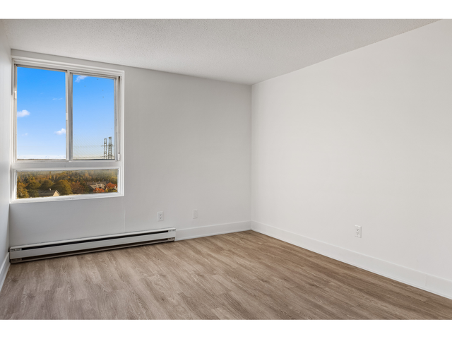 2 Bedroom Apartment for Rent - 2969 Fairlea Crescent in Long Term Rentals in Ottawa - Image 11