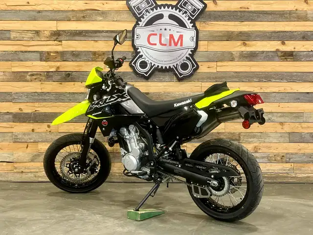 2023 Kawasaki KLX 300 SM - SUPER MOTARD + ONLY 8 KM + STREET LEG in Other in Ottawa - Image 7