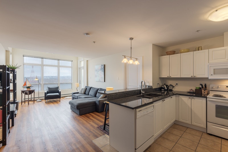 Water & bridge views north end Halifax 2 bed+den Long Term Rentals