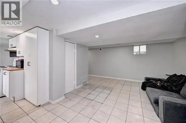 147 COURTLAND Avenue E Kitchener, Ontario in Houses for Sale in Kitchener / Waterloo - Image 37