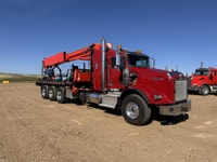 LOW LOW HRS! 2015 Kenworth T800 Tri Drive with Terex General 65 Telelect Digger Derrick Helical Scre... (image 2)