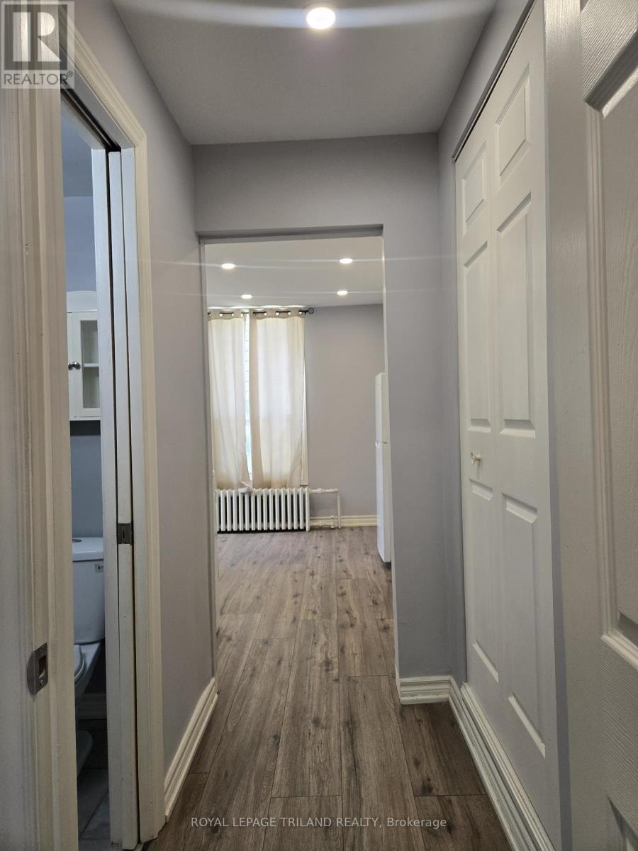 2 - 60 BLACKFRIARS STREET London North (North N), Ontario 4
